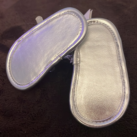 Janie and Jack silver sandals - Picture 3 of 5